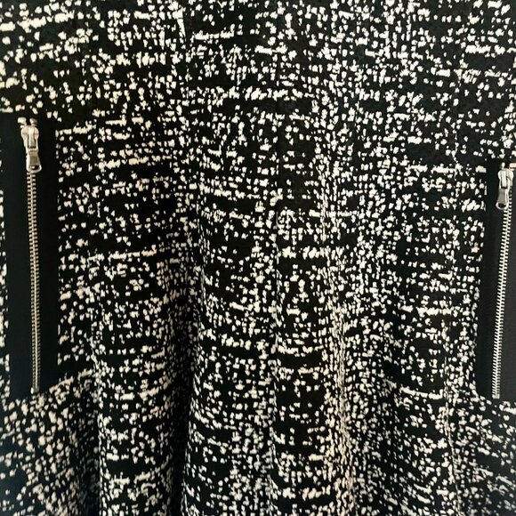 Julian Taylor Black White Fit & Flare Dress NWT Size 14 Zip Accent - Picture 7 of 13